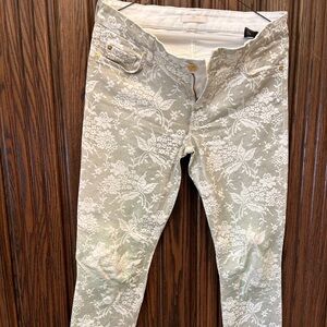 7 For All Mankind Women's Skinny Jeans in Cream and White Floral
